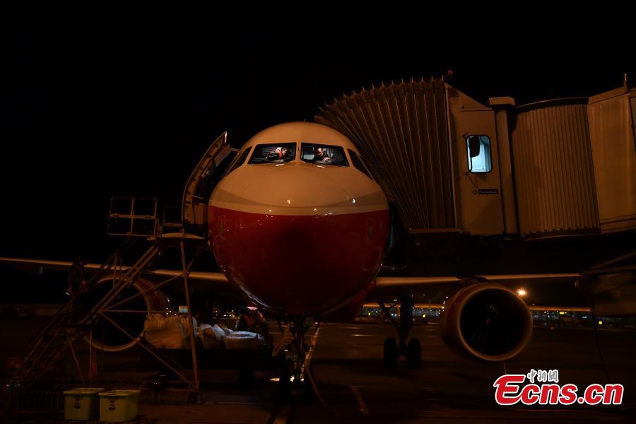 Companhia aérea realiza manuten??o de avi?es para garantir seguran?a do chunyun 