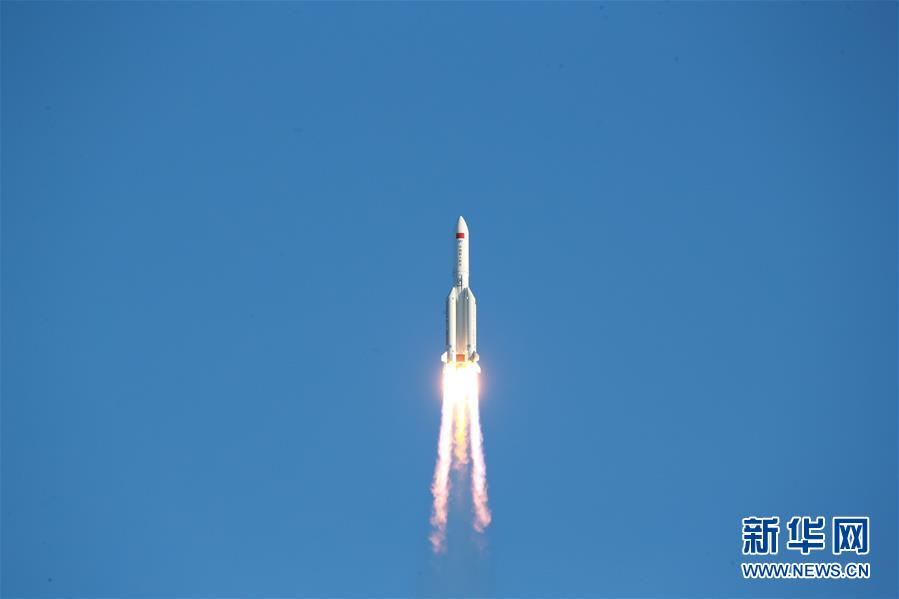 Foguete Longa Marcha-5B completa voo inaugural com sucesso, iniciando a constru??o da esta??o espacial chinesa

