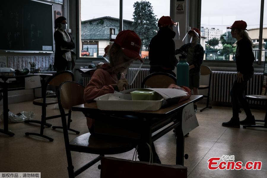 Fran?a: Escolas reabrem à medida que bloqueio do país alivia