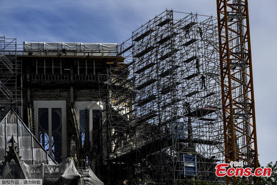 Restauro da catedral de Notre Dame retomado enquanto a Fran?a alivia medidas de bloqueio