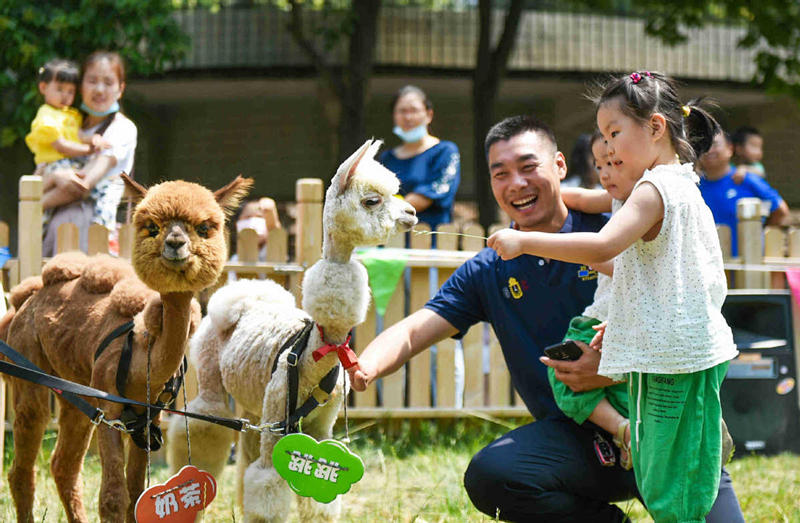 Dia Internacional da Crian?a comemorado em toda a China