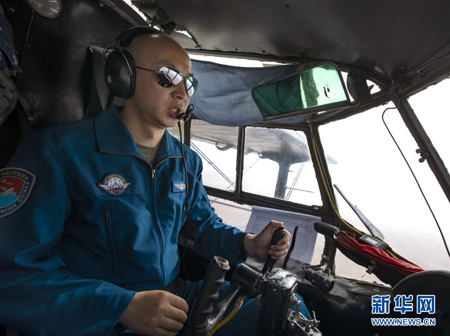 China: For?a Aérea usada na recupera??o de floresta da Mongólia Interior