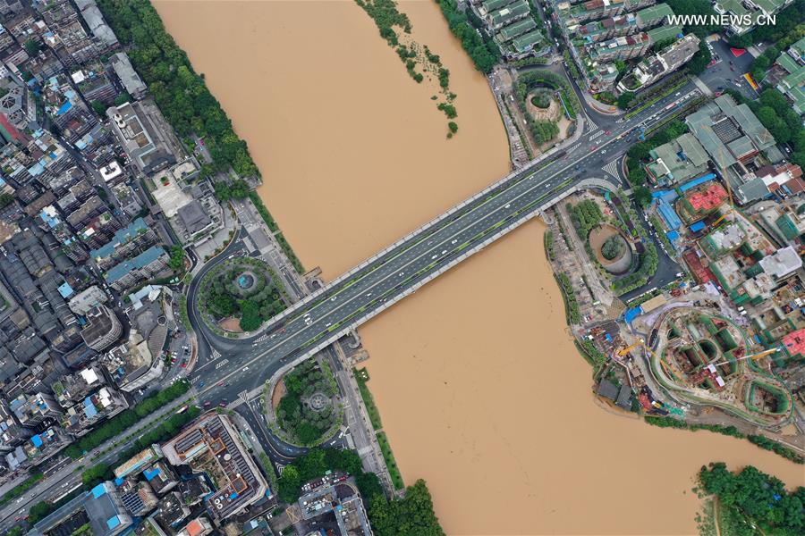 Mais de 2,6 milh?es de pessoas afetadas por inunda??es no sul da China

