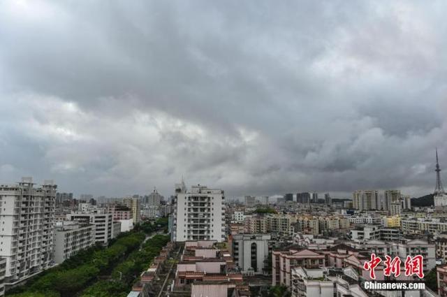Tuf?o Nuri atinge a província chinesa de Guangdong

