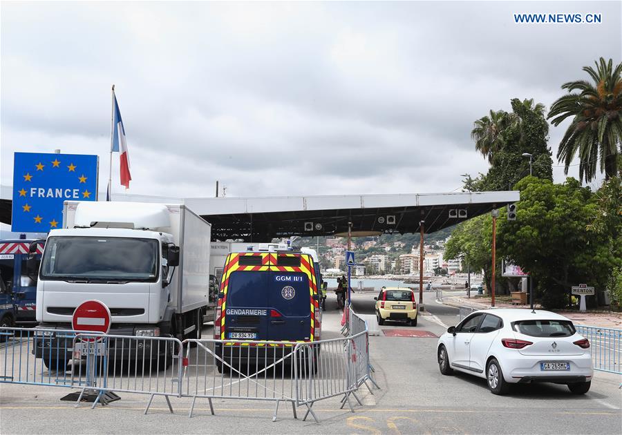 Viajantes europeus da área Schengen capazes de entrar no território francês sem restri??es