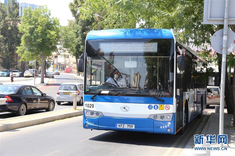 155 ?nibus anti-epidemia da China incluídos no sistema de transporte público do Chipre