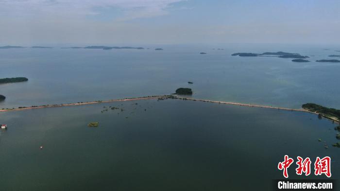 Aldeia em Jiangxi sofre inunda??es 