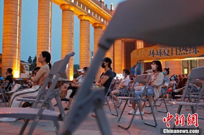 Festival Internacional de Cinema de Shanghai?exibe filmes ao ar livre