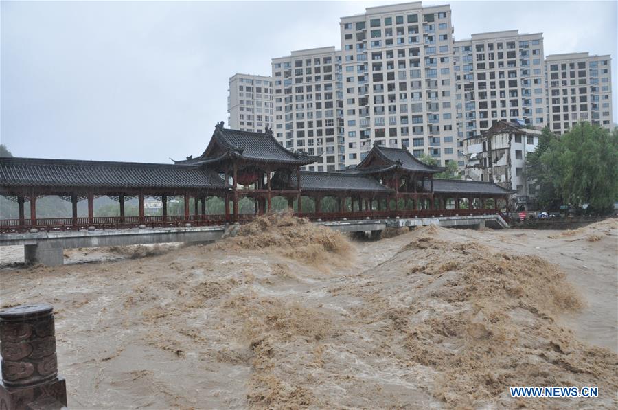 Tuf?o Hagupit atinge província chinesa de Zhejiang

