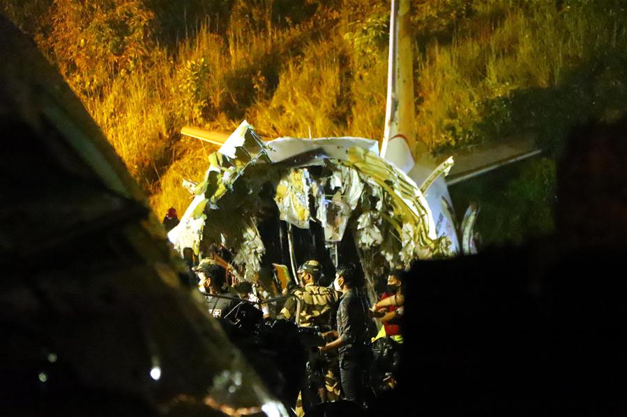 Ao menos 14 mortos e 123 feridos em acidente de avi?o na índia