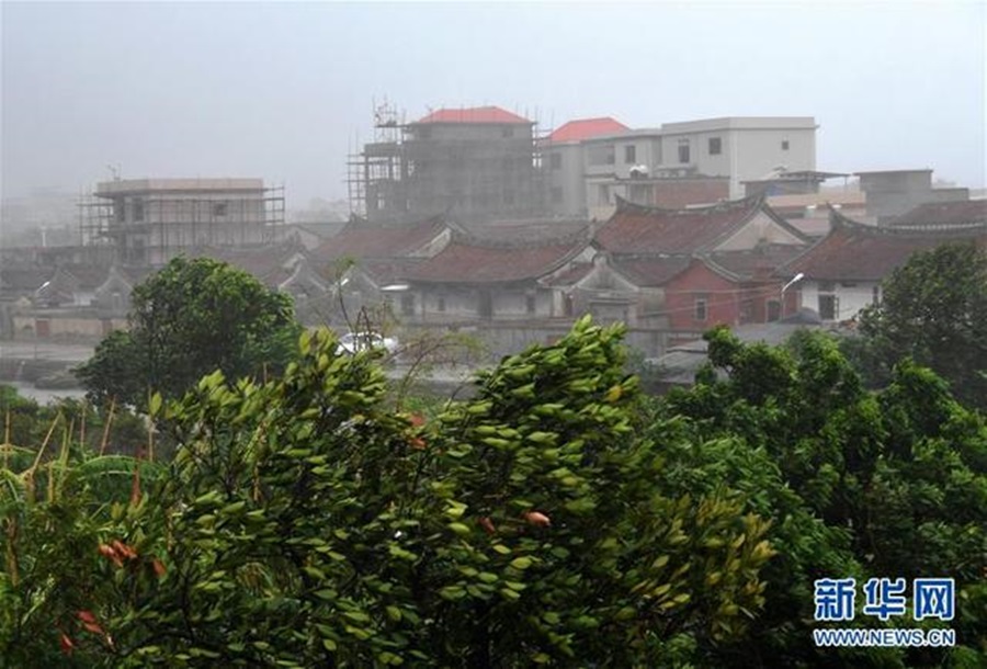 Tuf?o Mekkhala atinge Fujian, na China