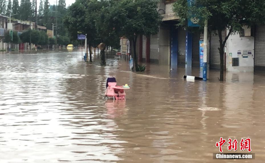 Chuva forte causa inunda??o em Ya’an, ?mais de 36000 pessoas transferidas