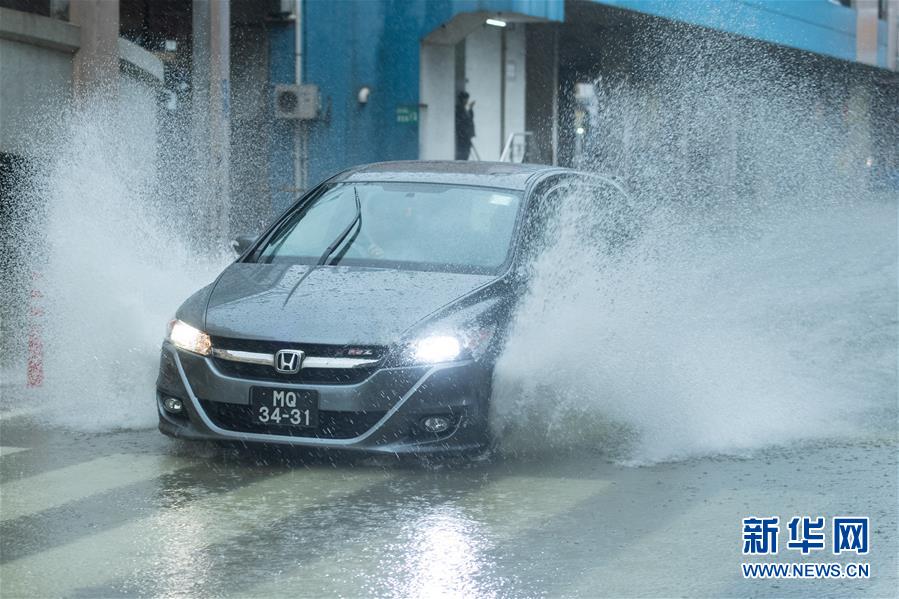 Macau emite sinal de tuf?o no 10 e?alerta vermelho para tempestade