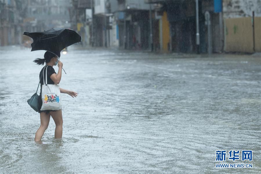 Macau emite sinal de tuf?o no 10 e?alerta vermelho para tempestade