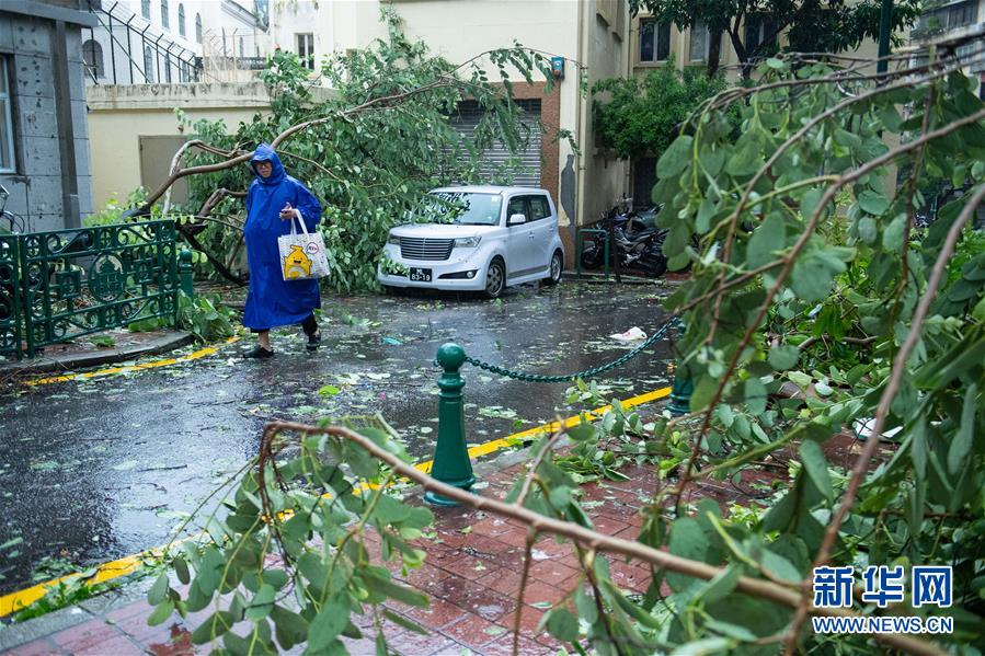 Macau emite sinal de tuf?o no 10 e?alerta vermelho para tempestade