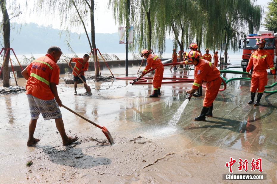 Hunan, Guizhou e outras quatro províncias aumentam assistência de resgate contra inunda??es em Sichuan 
