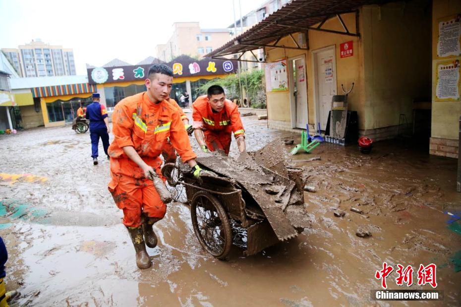 Hunan, Guizhou e outras quatro províncias aumentam assistência de resgate contra inunda??es em Sichuan 