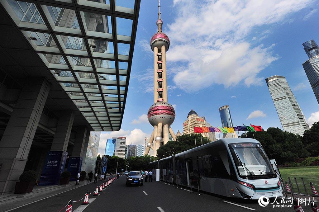 Shanghai lan?a primeiro “?nibus digital”