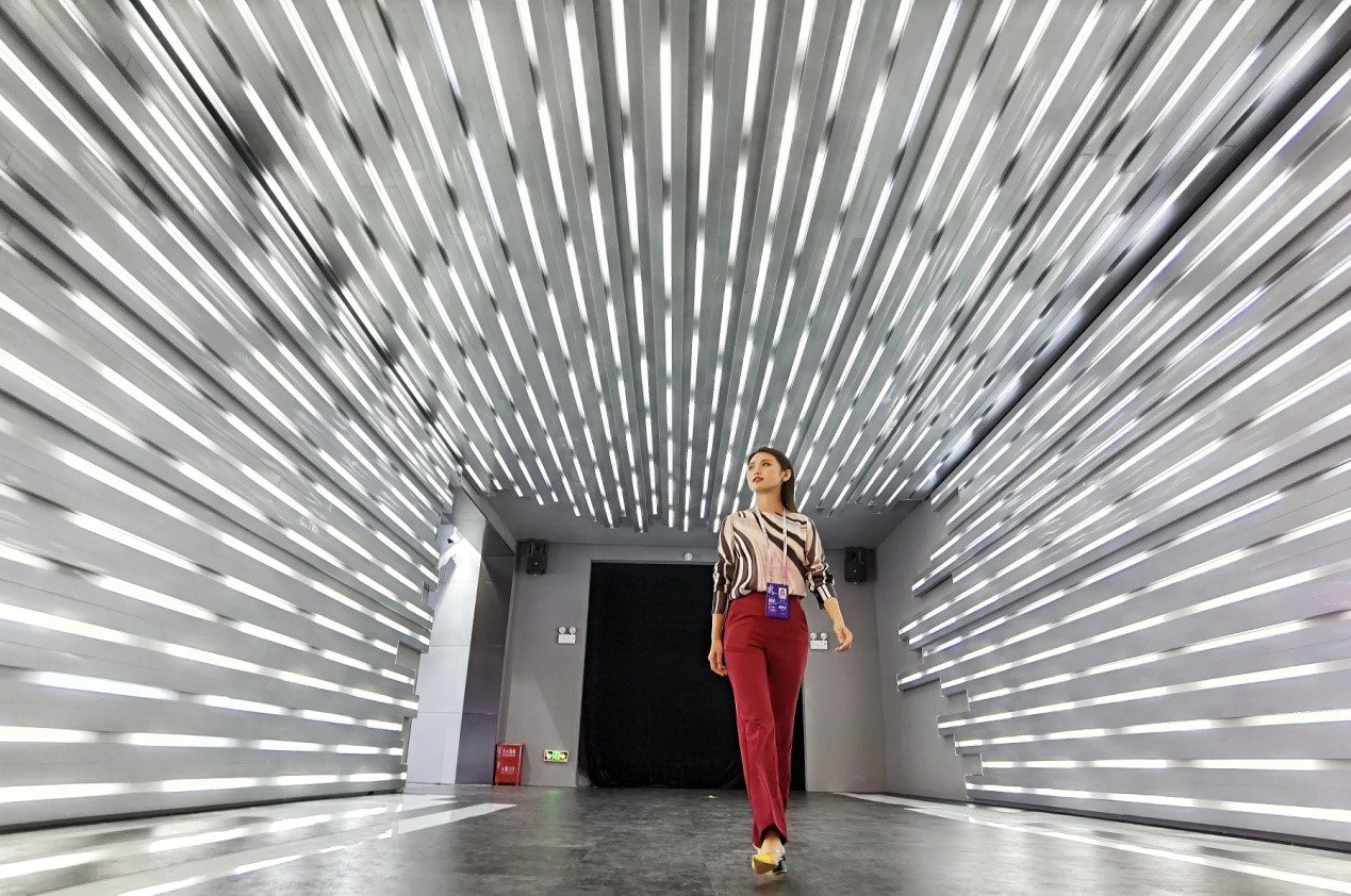 Chongqing: Inaugurada Expo Internacional de Intústrias Inteligentes da China

