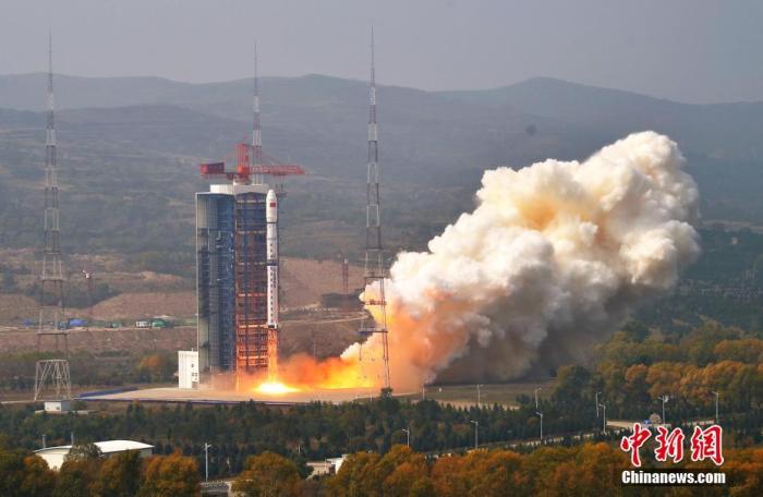 China lan?a dois satélites de monitoramento ambiental