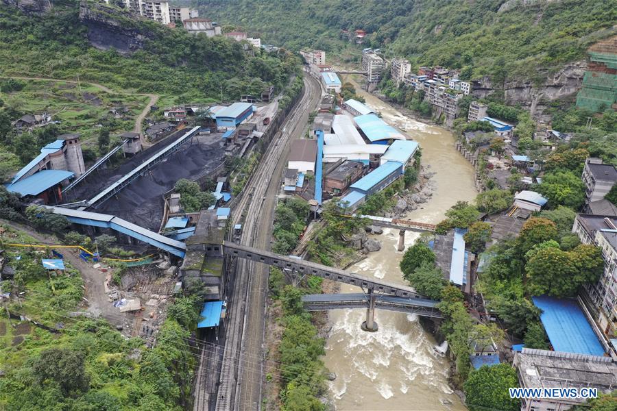 Acidente em mina de carv?o deixa 17 presos no sudoeste da China