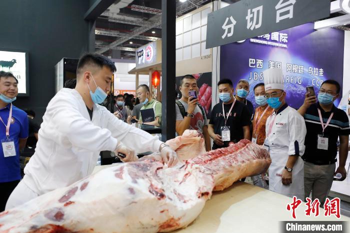Exposi??o de alimentos em Shanghai atrai a participa??o dos conglomerados de 23 países e regi?es 