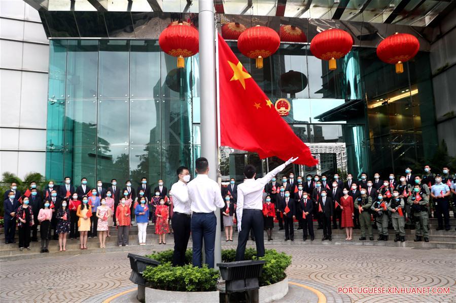 Hong Kong realiza cerim?nia de hasteamento da bandeira para celebrar Dia Nacional