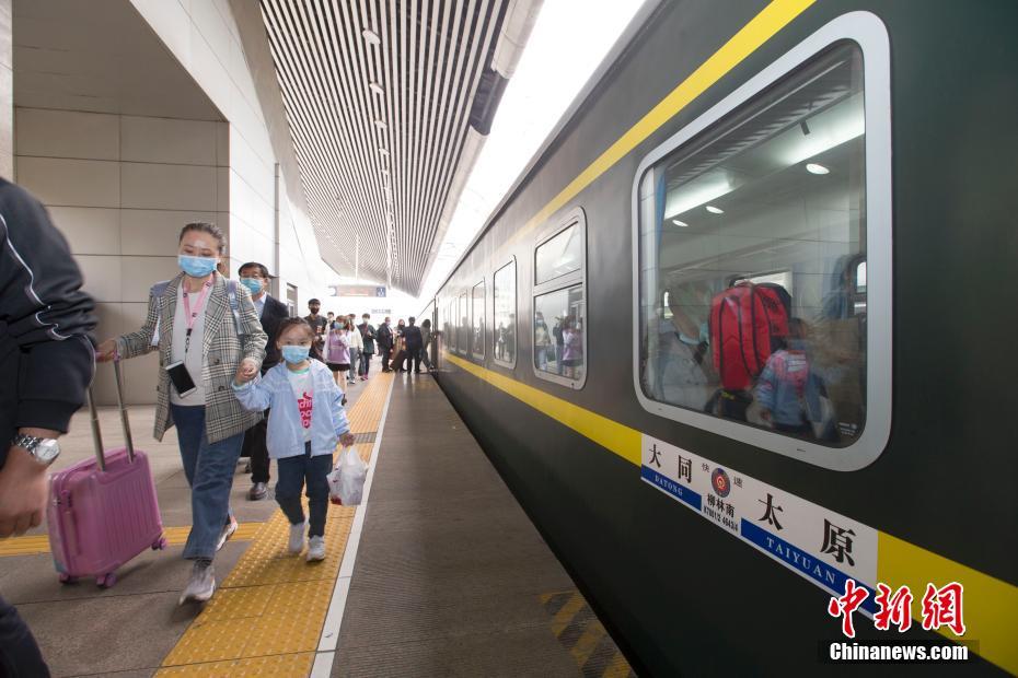 Wuhan lida com 1,8 milh?o de viagens ferroviárias durante o feriado
