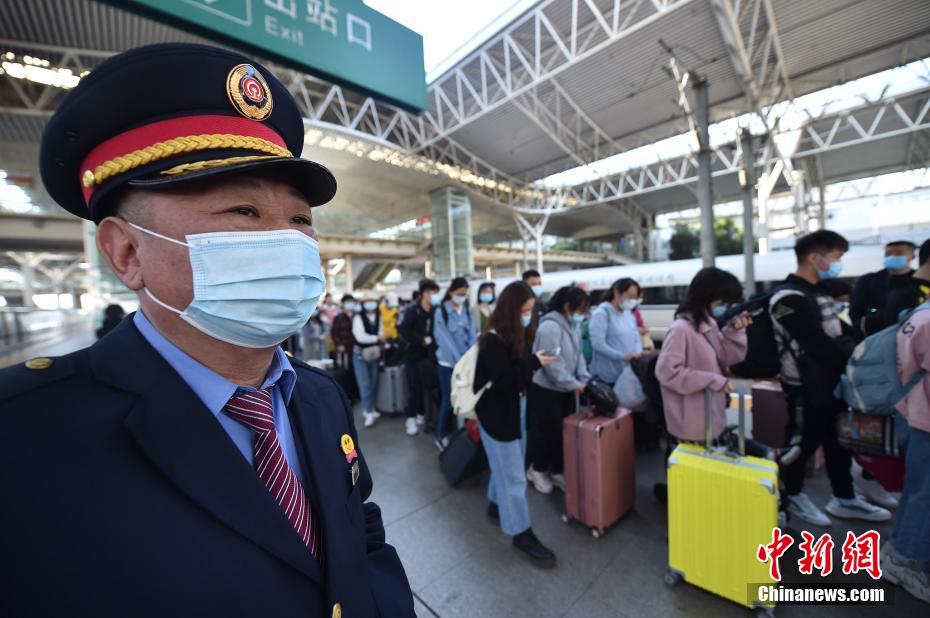 Wuhan lida com 1,8 milh?o de viagens ferroviárias durante o feriado