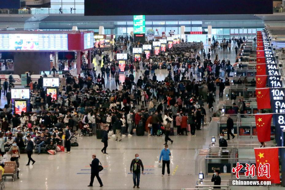 Wuhan lida com 1,8 milh?o de viagens ferroviárias durante o feriado