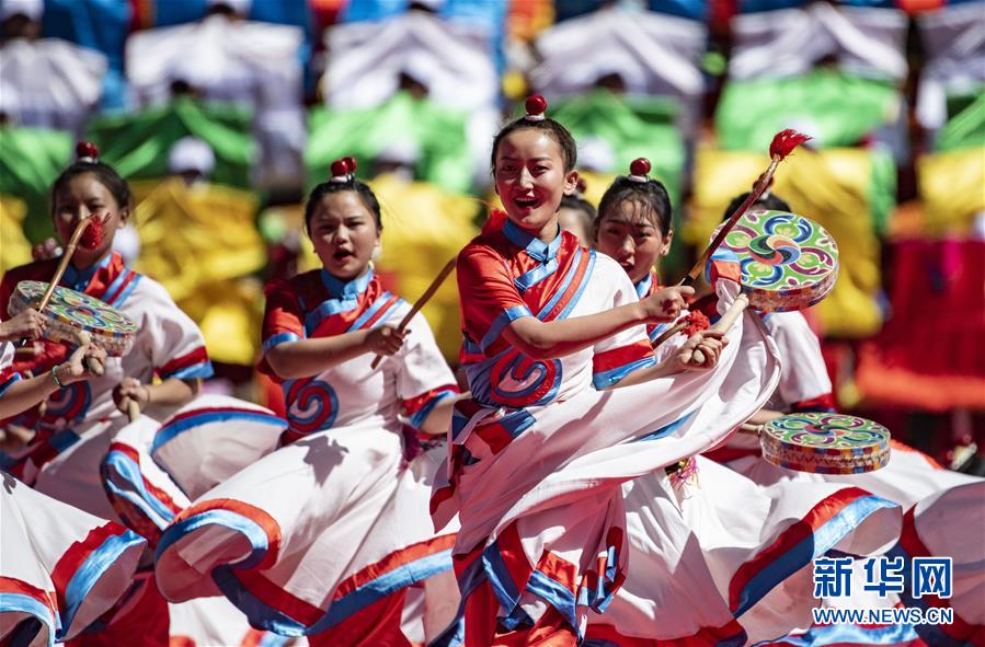 Tibete：celebra??o do 70o aniversário da liberta??o de Changdu é realizada