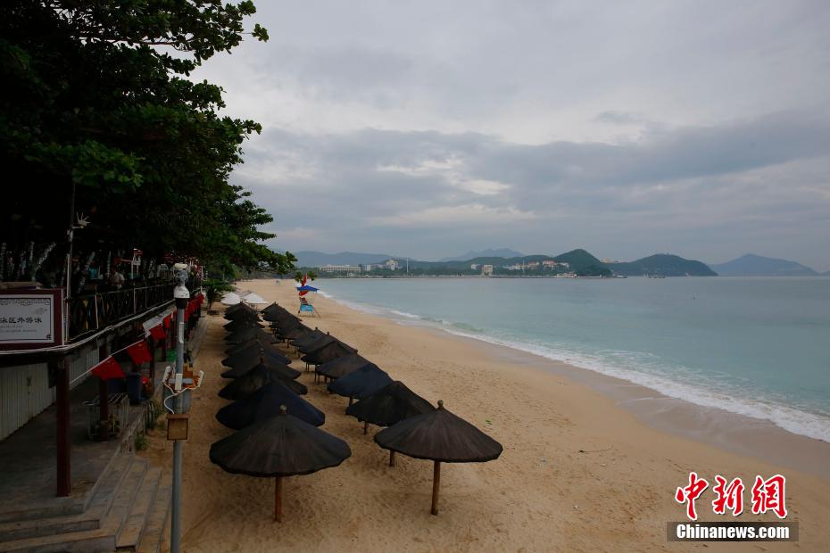 Sanya fecha pontos turísticos e escolas por tuf?o Nangka