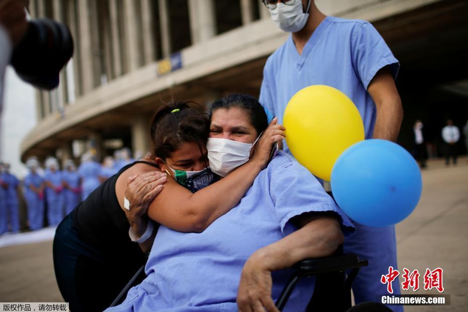 última paciente recebe alta do Hospital de Campanha de Brasília