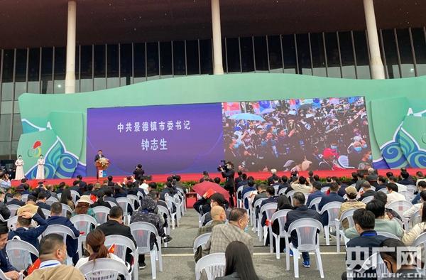 Feira international de ceramica é inaugurada na 