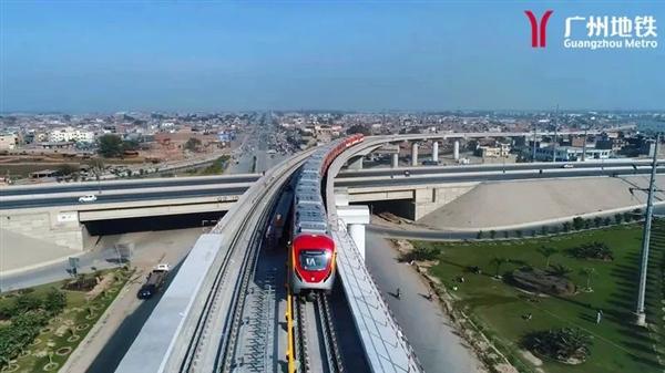 Paquist?o: metr? da linha laranja em Lahore é oficialmente inaugurado