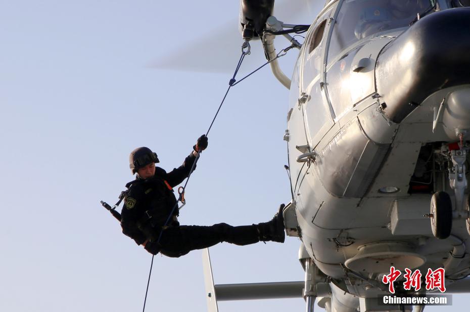 36a guarda da Marinha chinesa realiza?treinamento de combate real