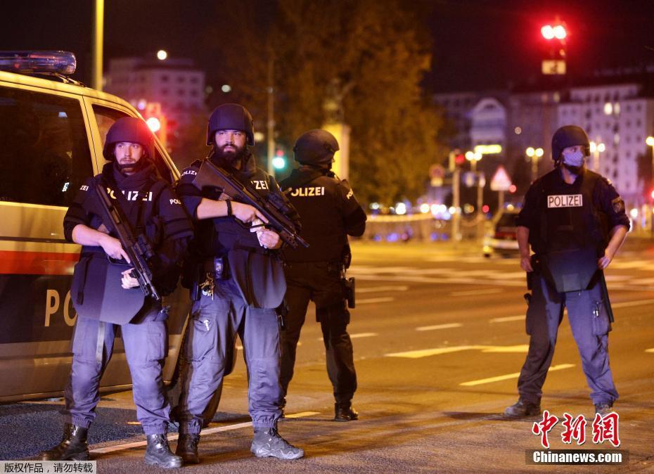 Tiroteio provoca ao menos 7 mortos em Viena