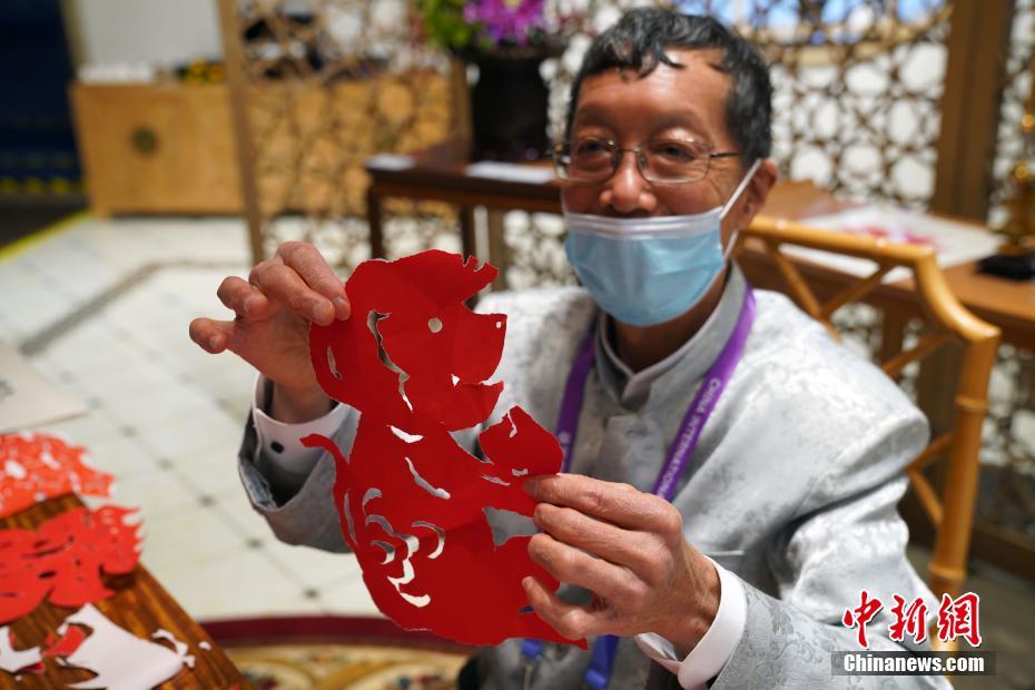 Patrim?nio cultural imaterial da China exibido na CIIE