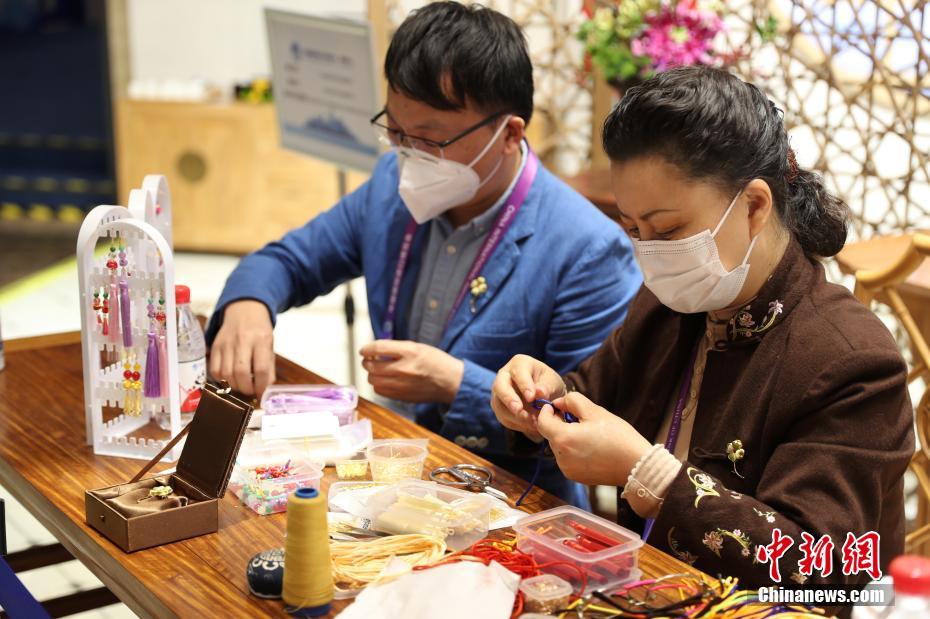 Patrim?nio cultural imaterial da China exibido na CIIE