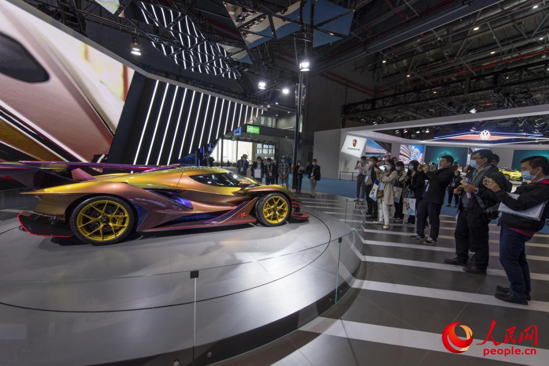CIIE: novos produtos na área de exposi??o automóvel 