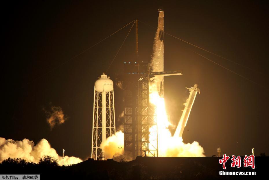 Space X lan?a cápsula Crew Dragon para Esta??o Espacial Internacional