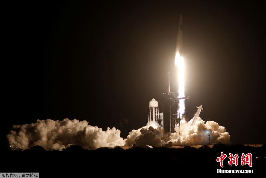 Space X lan?a cápsula Crew Dragon para Esta??o Espacial Internacional