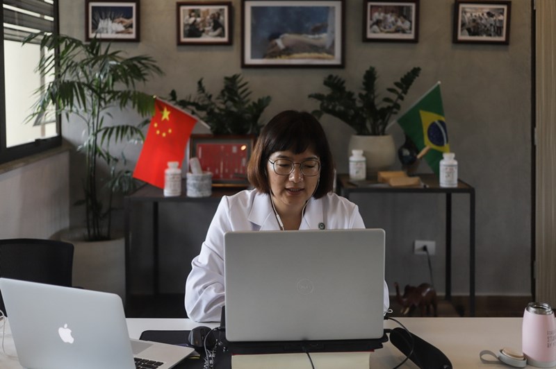 Clínica de Medicina Tradicional Chinesa no Brasil beneficia popula??o local