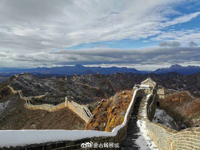 Grande Muralha Jinshanling recebe primeira neve de 2020