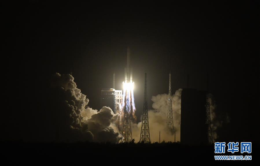 China lan?a sonda Chang'e-5 para coletar e transportar de volta à terra amostras da lua