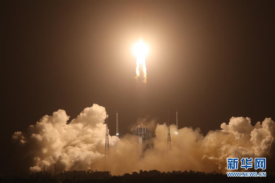 China lan?a sonda Chang'e-5 para coletar e transportar de volta à terra amostras da lua
