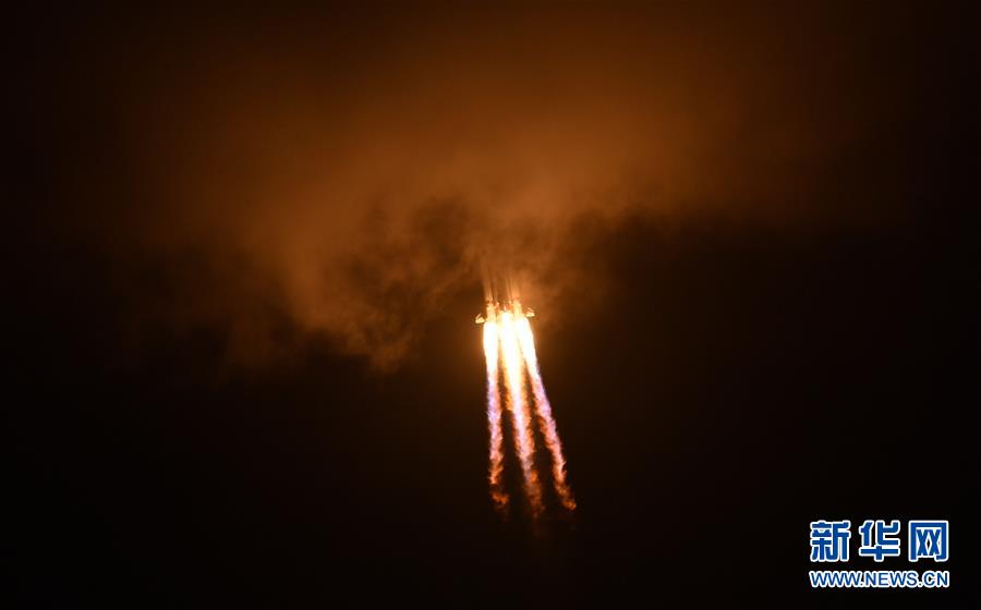 China lan?a sonda Chang'e-5 para coletar e transportar de volta à terra amostras da lua