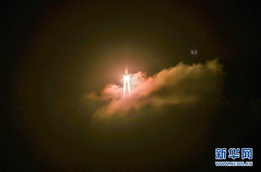 China lan?a sonda Chang'e-5 para coletar e transportar de volta à terra amostras da lua