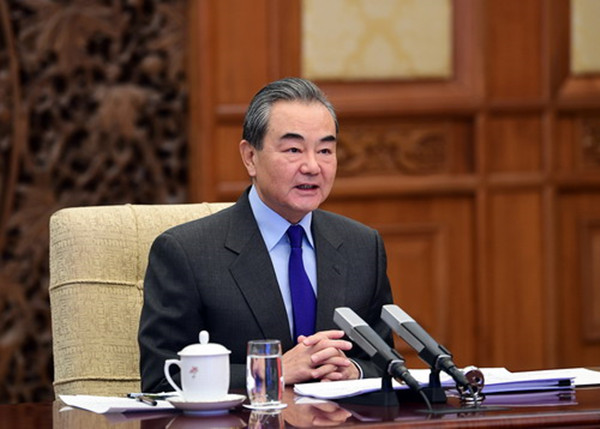 China e EUA devem trabalhar juntos para retomar o diálogo, trazer la?os de volta aos trilhos e reconstruir uma confian?a mútua, diz chanceler