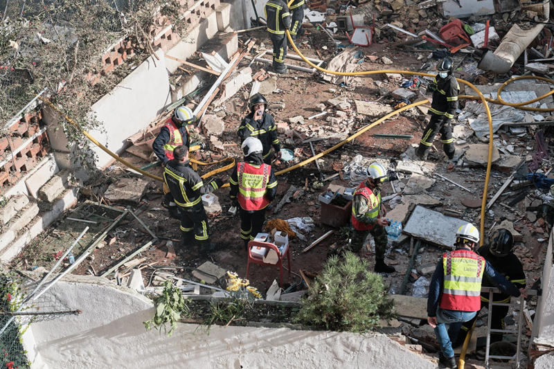 Explos?o e desabamento de edifício deixa um desaparecido e cinco feridos em Lisboa